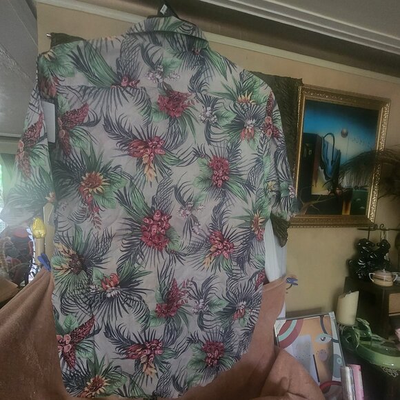 J22   B'ful Hawaiian style w/Tropical flowers 100% Cotton H & M - Picture 2 of 5